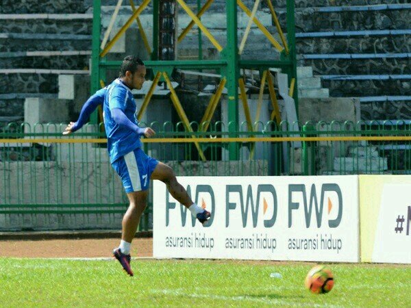 Berita Liga 1 Indonesia: Atep Ingin Ulangi Kemenangan Monumental Persib di Jayapura