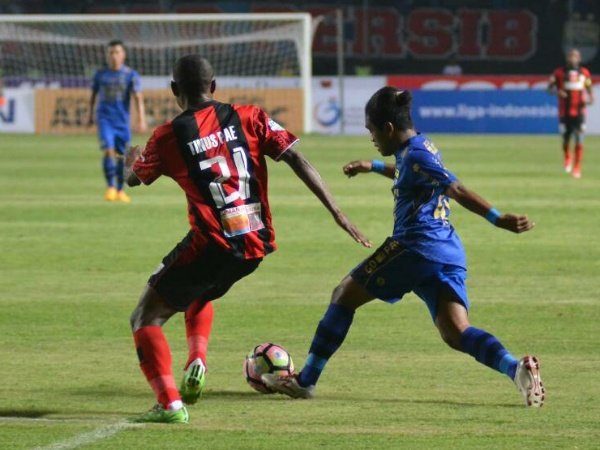 Berita Liga 1 Indonesia: Pelatih Persipura Keluhkan Naluri Membunuh Pasukannya