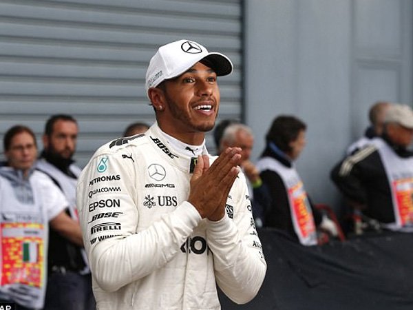 Berita F1: Begini Komentar Hamilton Usai Pecahkan Rekor Schumacher