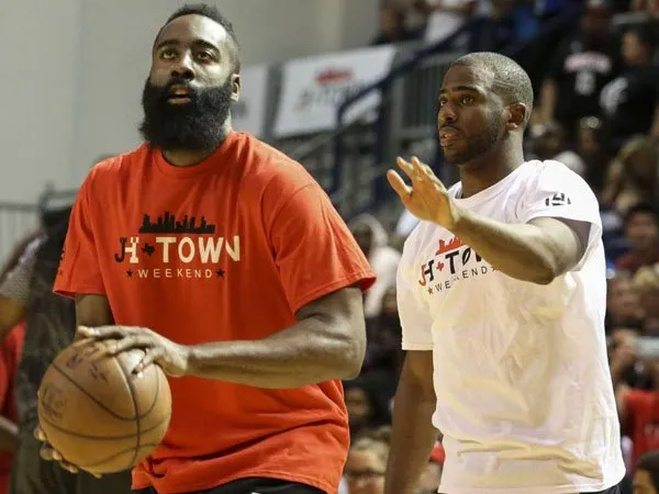 Berita Basket: Pemain dan Klub Houston Rockets Sumbang Jutaan Dolar Untuk Dana Bantuan Topan Harvey