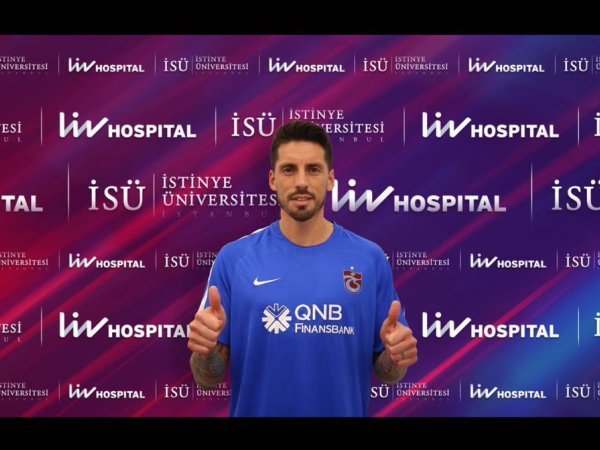 Jose Sosa Resmi Tinggalkan AC Milan