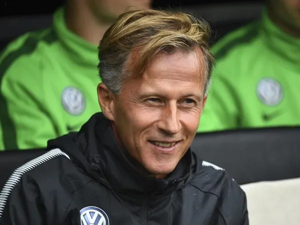 Wolfsburg Pecat Pelatih Setelah Kalah dari Stuttgart