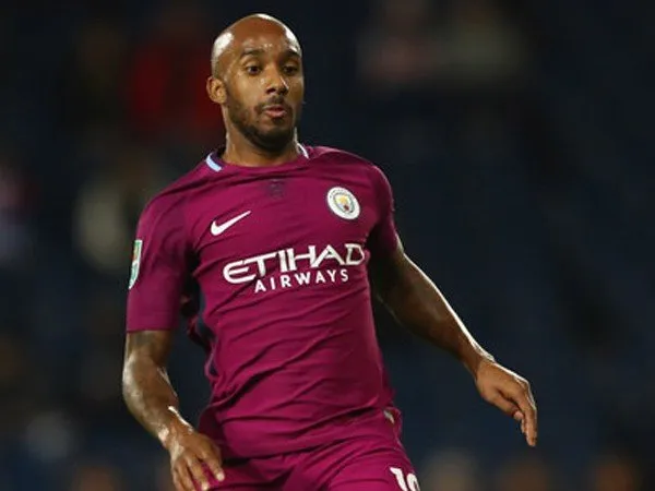 Benjamin Mendy Cedera, Fabian Delph Siap Bermain di Bek Kiri