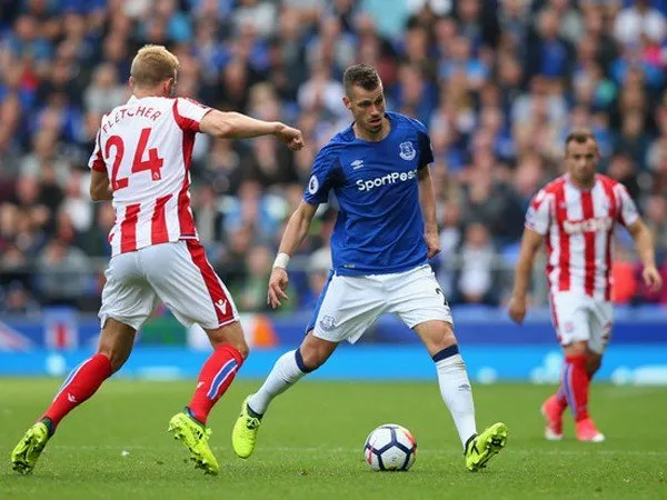 Morgan Schneiderlin Salut dengan Para Pemain Muda yang Dimiliki Everton