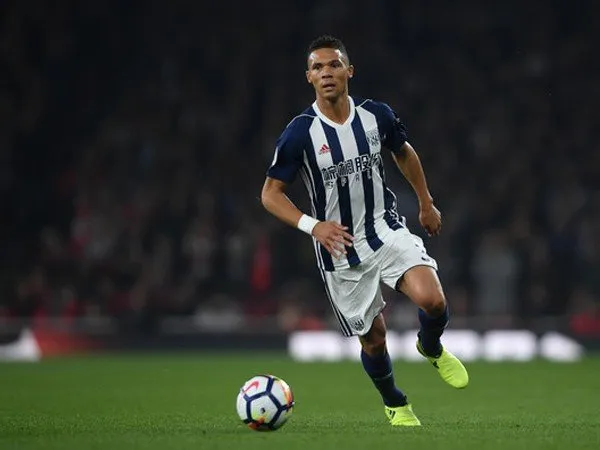 Kieran Gibbs Siap Sambut Kembalinya Nacer Chadli dan Oliver Burke