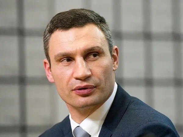 Vitali Tak Sabar Tunggu Duel Joshua vs Wilder