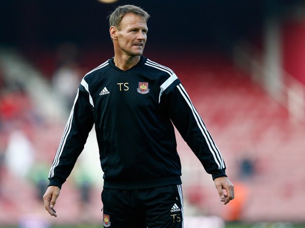 Roy Evans Pernah Mencoba Datangkan Teddy Sheringham ke Liverpool