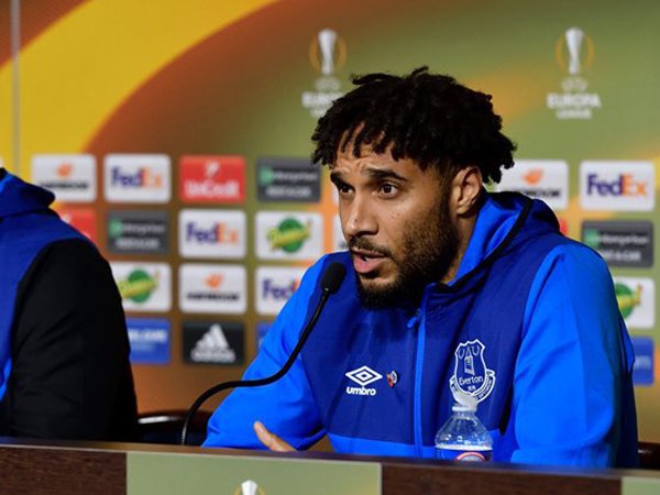 Ashley Williams Nikmati Kesempatan Bekerja dengan David Unsworth