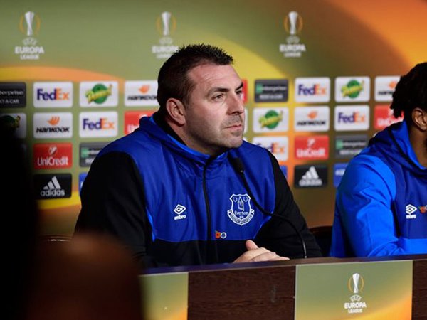 Meski Sulit, David Unsworth Tegaskan Everton Belum Menyerah