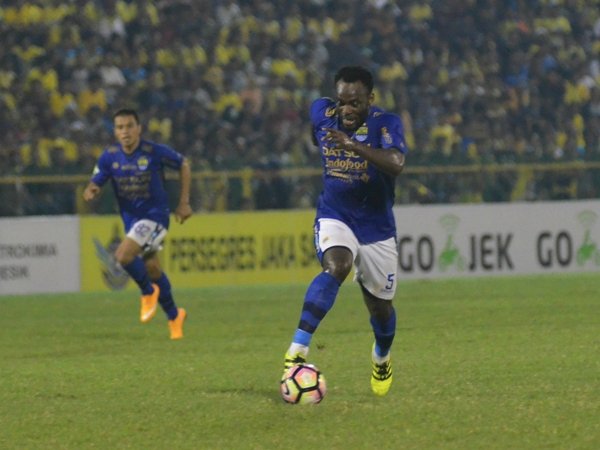 Masa Depan Essien di Bandung Masih Tanda Tanya