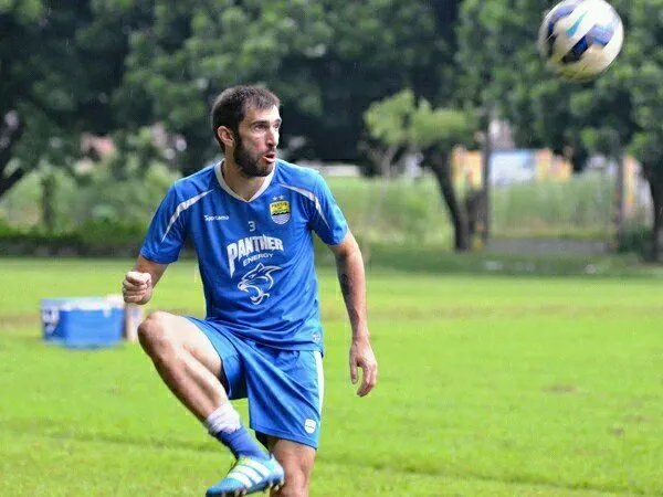 Enggan Perpanjang Kontrak, Vujovic Pastikan Hengkang Dari Persib