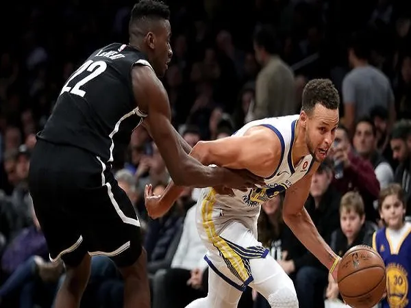 Stephen Curry 'On Fire', Warriors Tumbangkan Nets