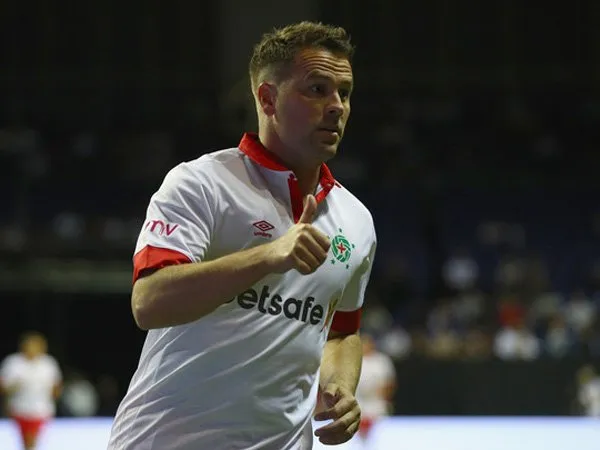 Jelang Bursa Transfer Januari, Owen Minta Liverpool Datangkan Bek