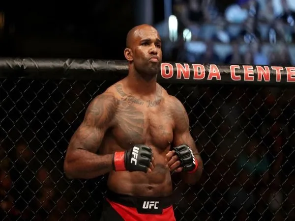 Jimi Manuwa Siap Hadapi Daniel Cormier Demi Gelar Juara UFC
