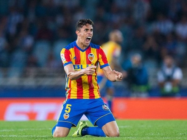 Gemilang di Valencia Usai Sempat Terpuruk, Mantan Bek Arsenal Salahkan Wenger