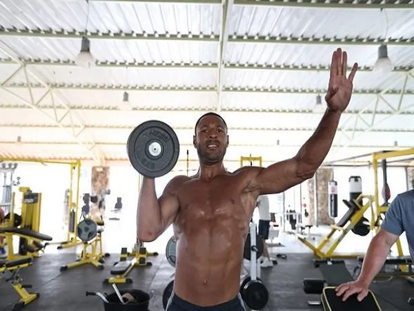 Kell Brook Incar Para Juara di Kelas Menengah Junior