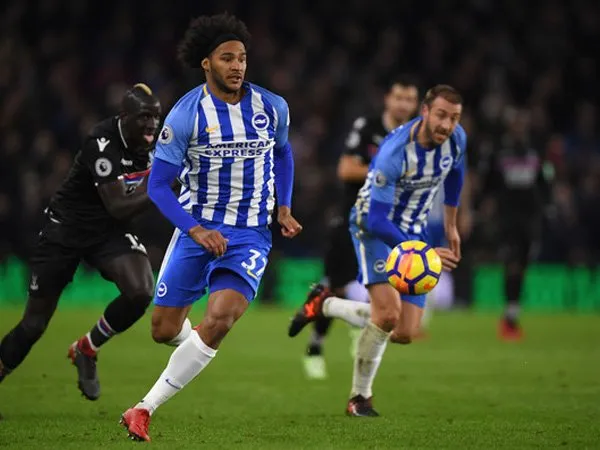 Izzy Brown Berharap Dapat Bermain Saat Melawan Huddersfield Town