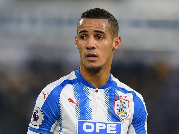Tom Ince Yakin Huddersfield Bisa Beri Masalah Bagi Chelsea