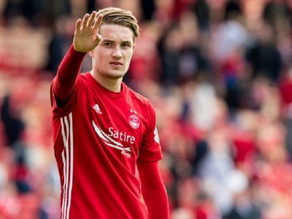 Scott Wright Berniat Bikin Derek McInnes Memainkannya