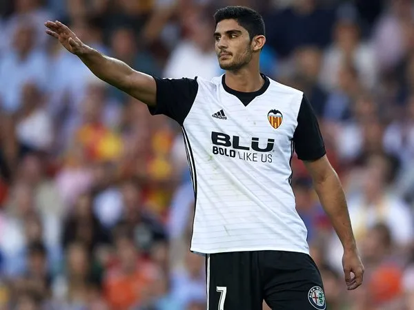 PSG Tak Mau Buru-Buru Lepas Goncalo Guedes