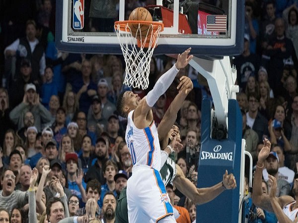 Dunk Antetokounmpo Bawa Bucks Hempaskan Thunder