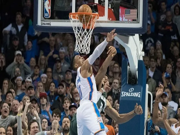 Dunk Antetokounmpo Bawa Bucks Hempaskan Thunder