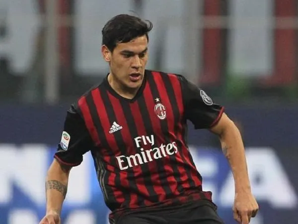 Gagal Bersinar, Bek Milan Dibidik Klub Argentina