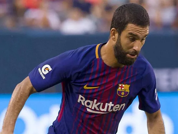 Arda Turan Segera Berkostum Istanbul Basaksehir