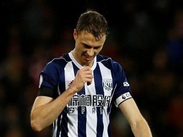 Miliki Keuntungan, Arsenal Terdepan Dalam Perburuan Bek Andal West Brom