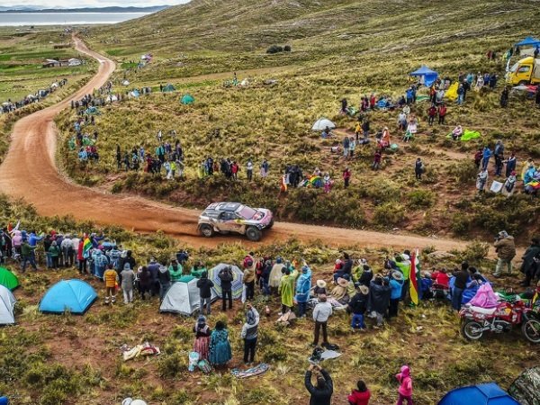 Peterhansel Tersendat, Sainz Ambil Alih Pimpinan Klasemen Reli Dakar