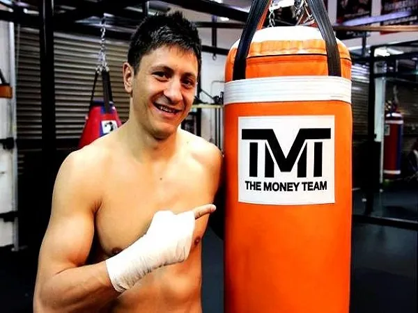 Ronald Gavril Ingin Balas David Benavidez di Tarung Ulang