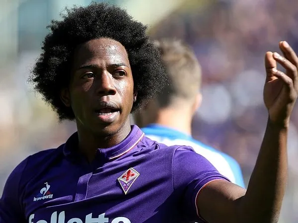 Valencia Ingin Datangkan Carlos Sanchez