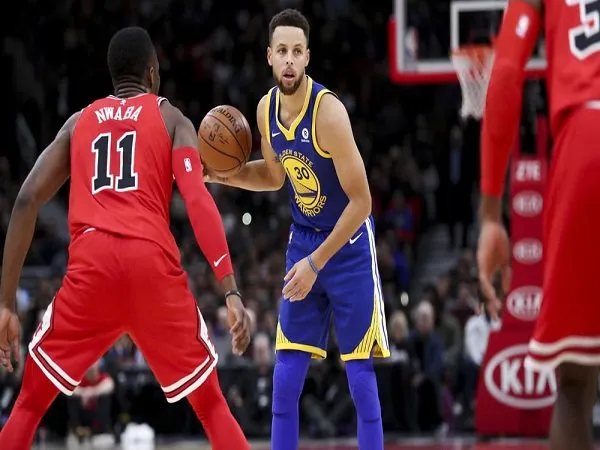 Golden State Warriors Permalukan Tuan Rumah Chicago Bulls