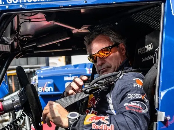 Hukuman 10 Menit Dicabut, Sainz Kian Kokoh di Puncak