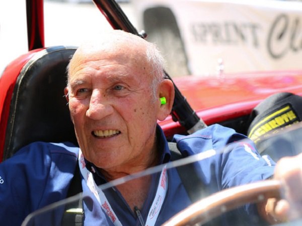 Legenda Motorsport, Sir Stirling Moss Umumkan Jika Dirinya Pensiun