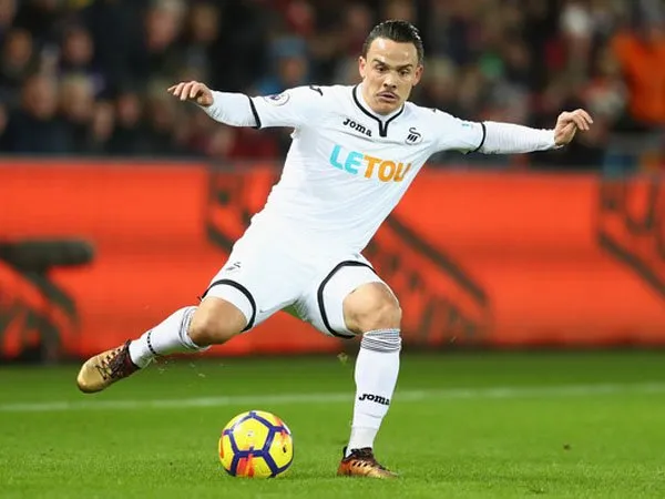 Hampir Selesai, Swansea City Akan Pinjamkan Roque Mesa ke Sevilla