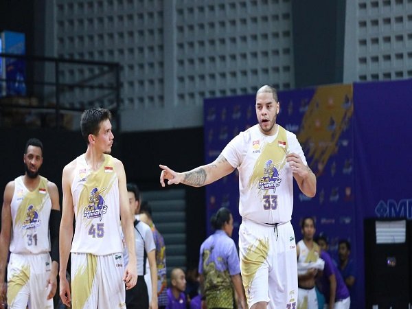CLS Knights Tumbang, Kans Playoff Semakin Tipis