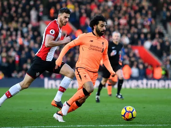 Lewat Kaki Kirinya, Mohamed Salah Berpeluang Lewati Rekor Robbie Fowler