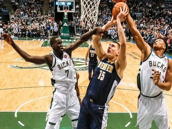 Nikola Jokic Triple-Double, Nuggets Permalukan Bucks
