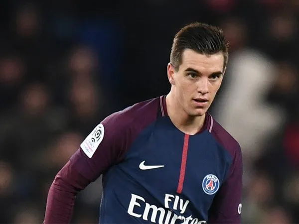 Stok Pemain Melimpah, Unai Emery Bingung Pilih Gelandang Tengah