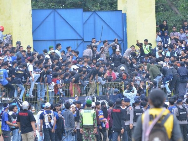 Bobotoh Kritisi Kesiapan Panpel Perserang Saat Menjamu Persib