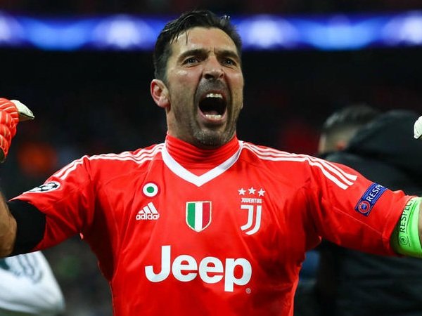 Gigi Buffon Diklaim Layaknya Maradona di Kalangan Penjaga Gawang