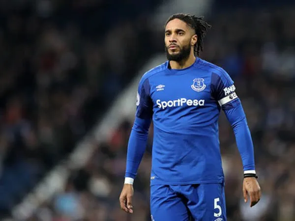 Tampil Buruk, Ryan Giggs Dukung Ashley Williams Bangkit Kembali