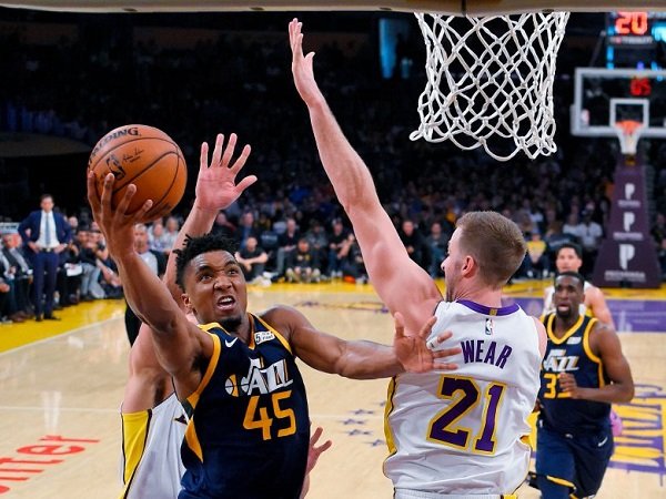 Jazz Pastikan Satu Tempat di Babak Playoff