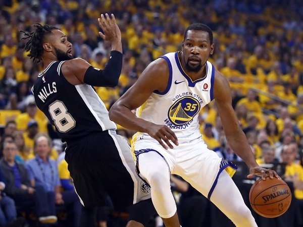 Warriors Awali Playoff Dengan Meyakinkan
