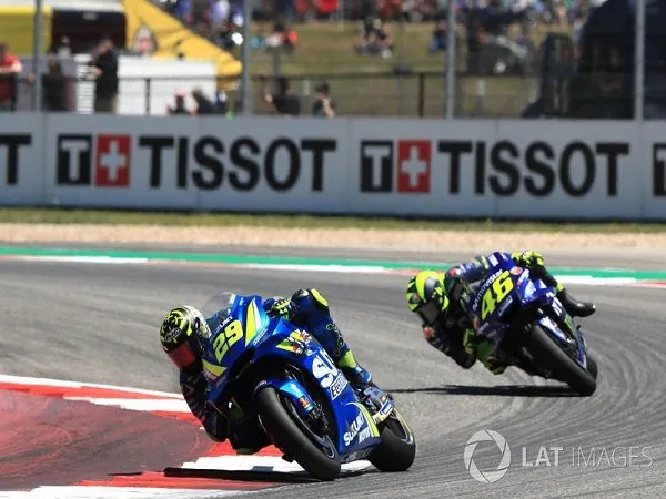Raih Dua Podium, Suzuki Mulai Membuat Valentino Rossi Khawatir
