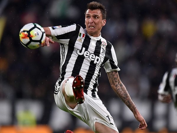 Juventus Tanpa Mandzukic dan Howedes untuk Hadapi Bologna