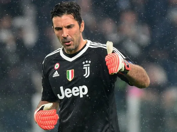 Hot! Gianluigi Buffon Dapat Tawaran Main Dari Paris Saint-Germain
