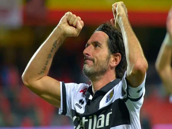 Lucarelli Tuntaskan Janji Bawa Parma Kembali ke Serie A