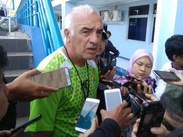 Bek Persipura Dihukum Komdis, Mario Gomez Angkat Bicara